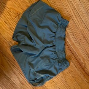 Lululemon 2.5 hottie hots